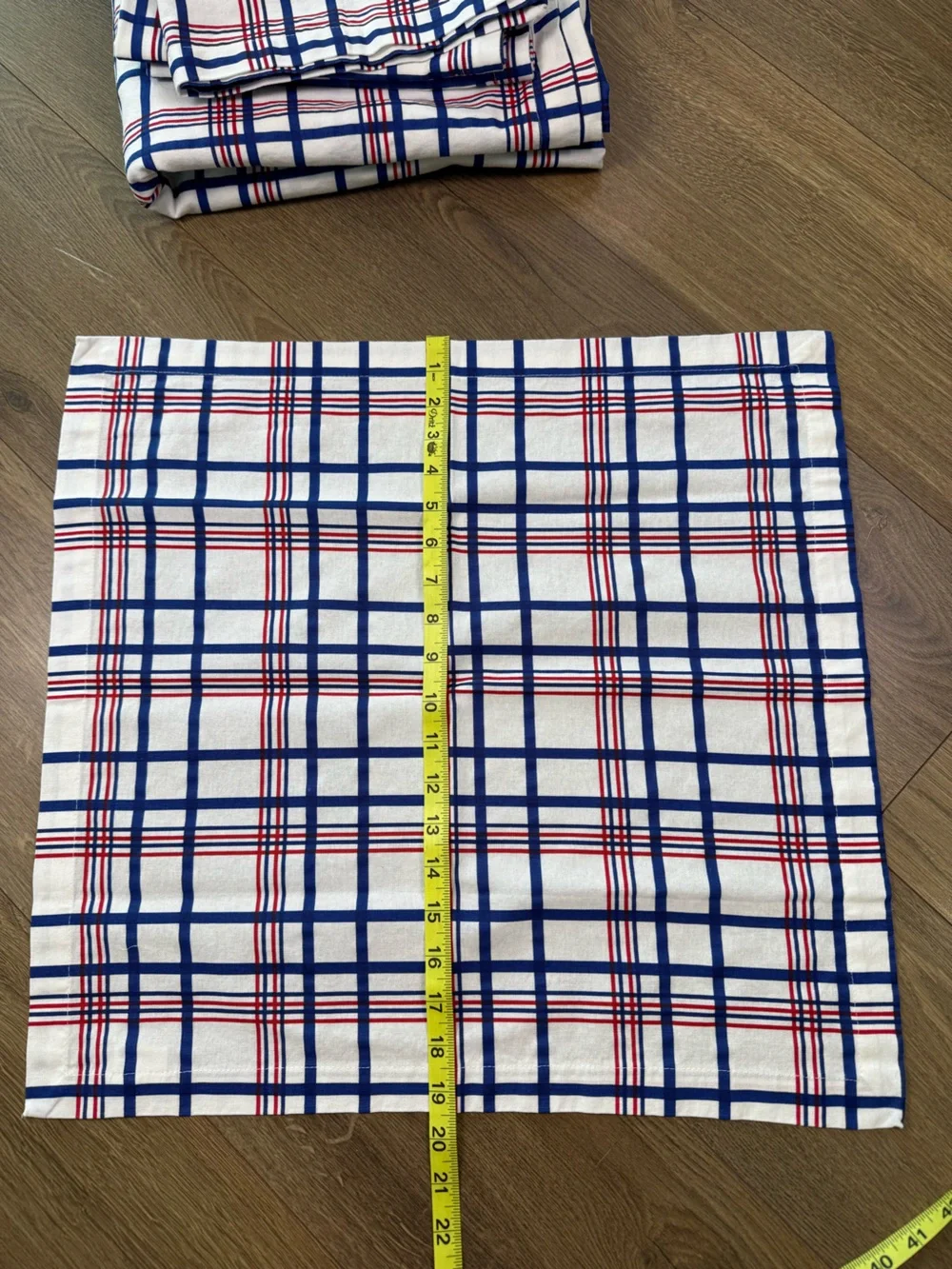 Sur La Table Fourth of July Plaid Tablecloth 120x70 w/ 8 Napkins Red White Blue
